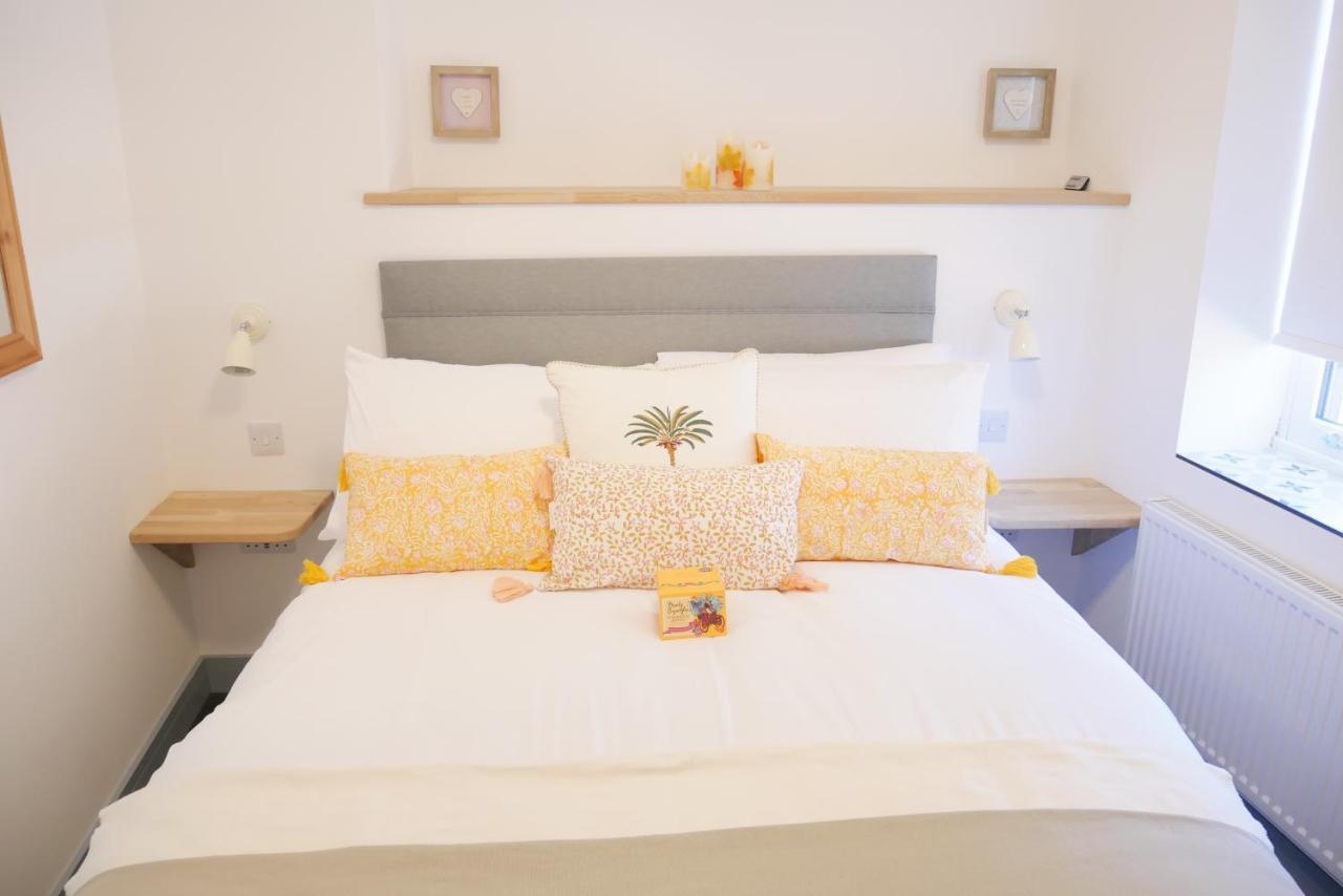 Sunset View, 2 Bedrooms In The Heart Of Holt With Parking Exteriér fotografie
