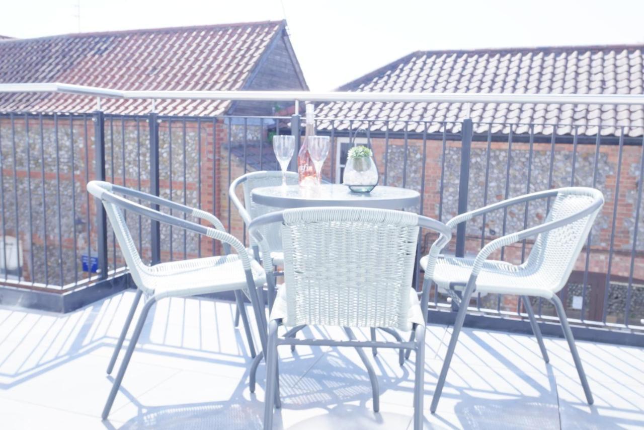 Sunset View, 2 Bedrooms In The Heart Of Holt With Parking Exteriér fotografie